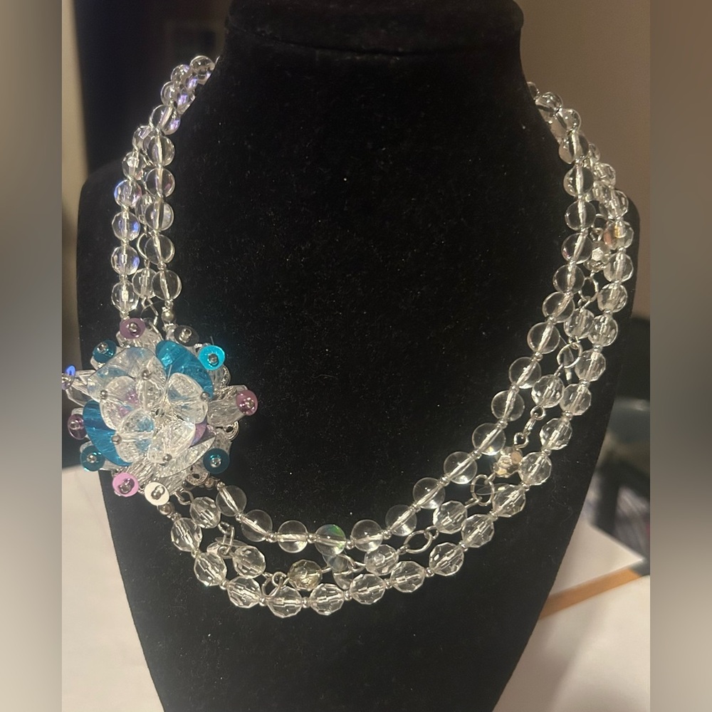 Crystal Beaded Necklace with Floral Design
